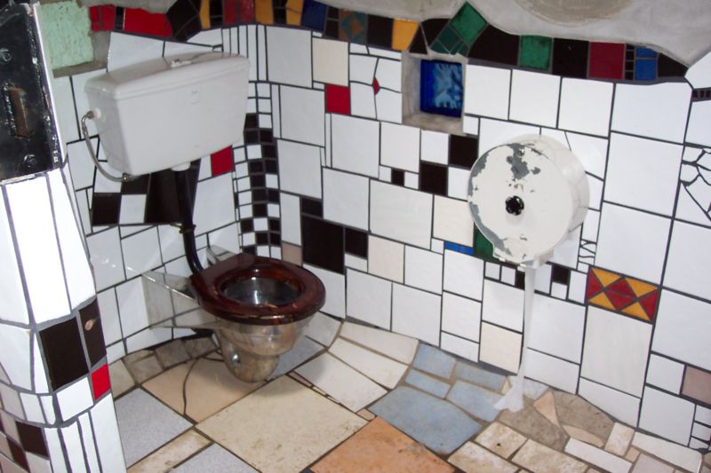 800px-hundertwassertoilette2